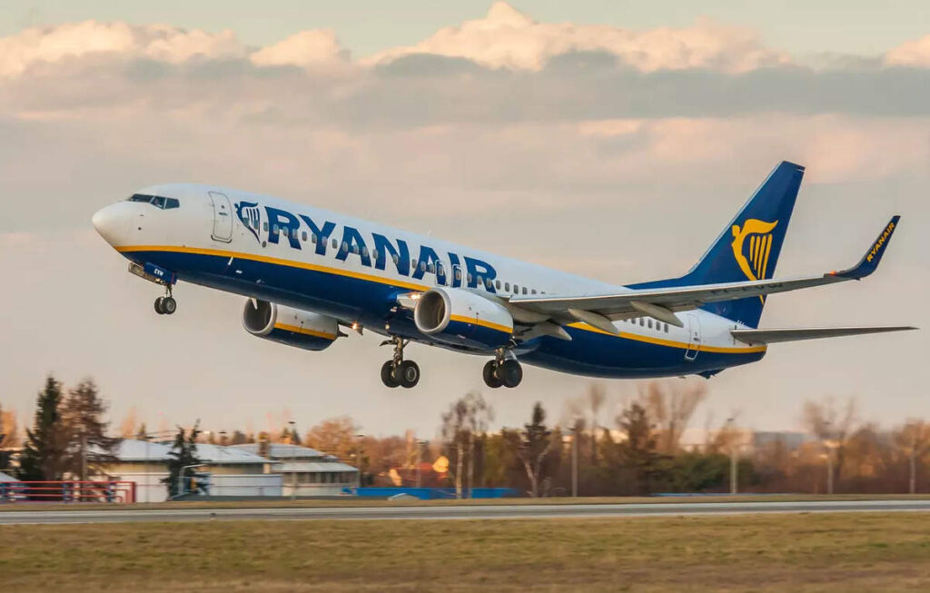 Ryanair Threatens To Drop 10 French Airports Over Tax Hike.jpg