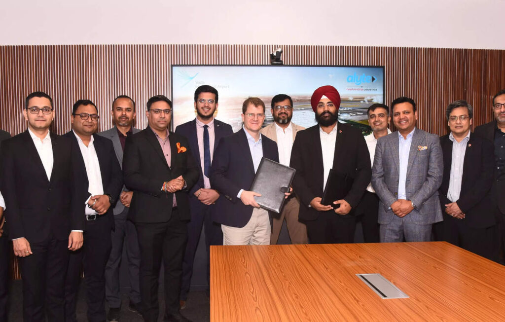 Noida International Airport Partners With Mahindra Logistics To Launch All Electric Premium Taxi Ser.jpeg