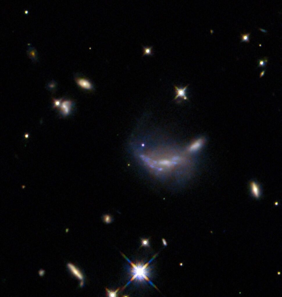 Hubble Sn2022aajn Potw2504a.jpg