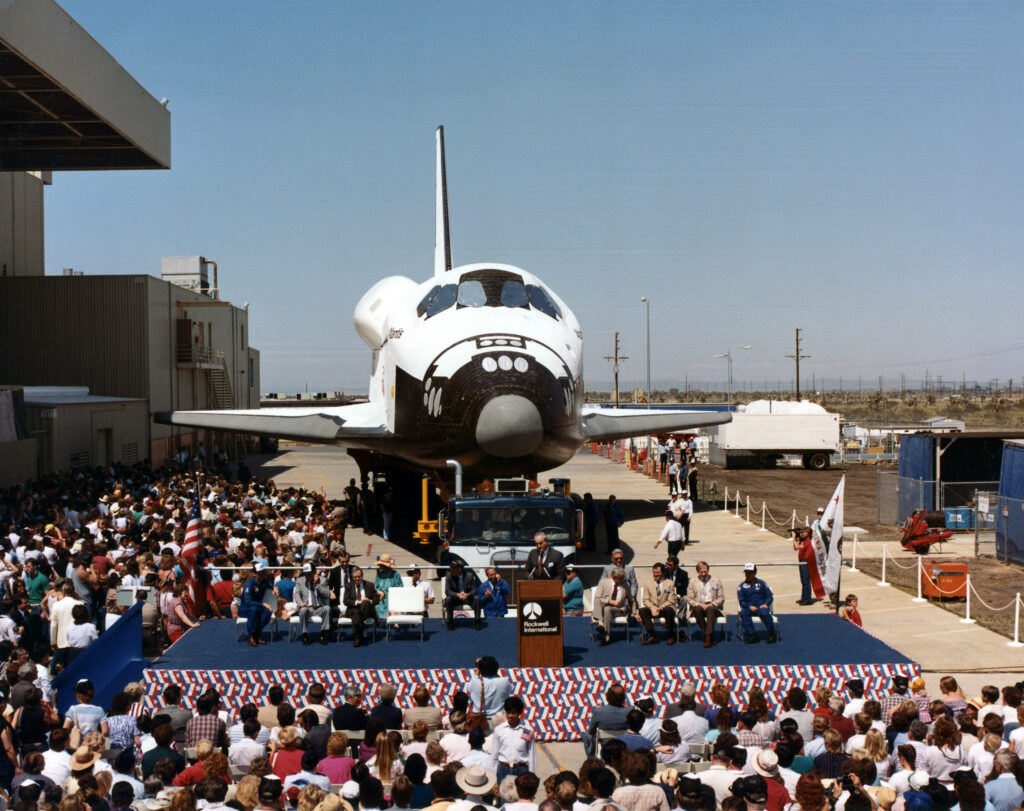 Atlantis Rollout 2 Palmdale Rollout Mar 6 1985.jpg