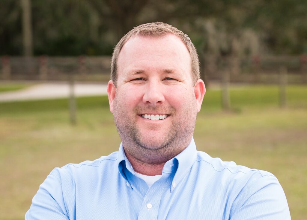 Derrick Bailey Headshot.jpg